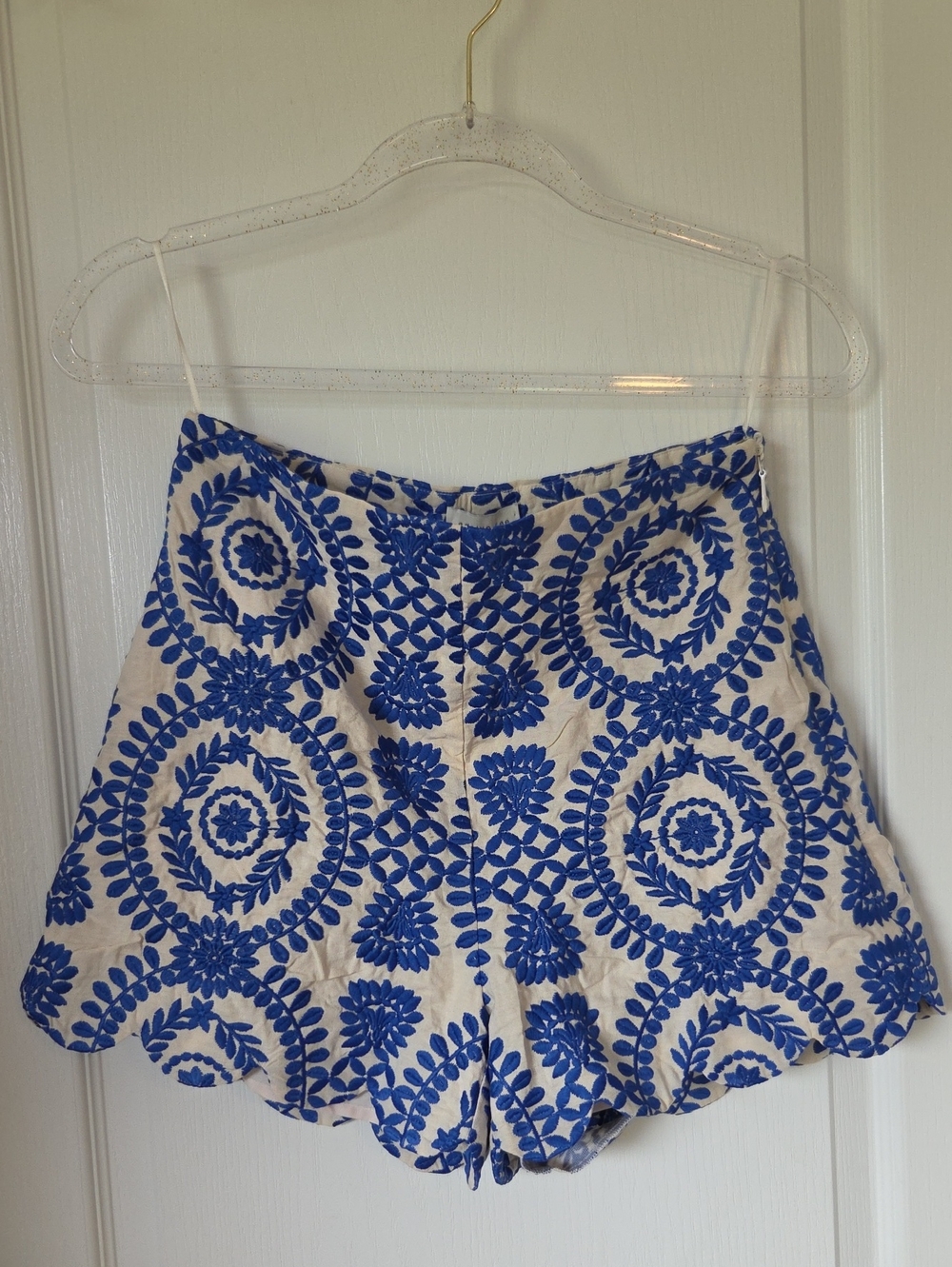 NWT Adelyn Rae Ivory and Blue Floral Embroidery Shorts